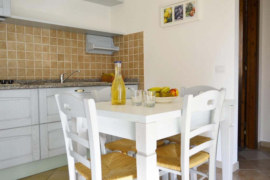 Gf Apartments La Vigna Badesi Kamer foto