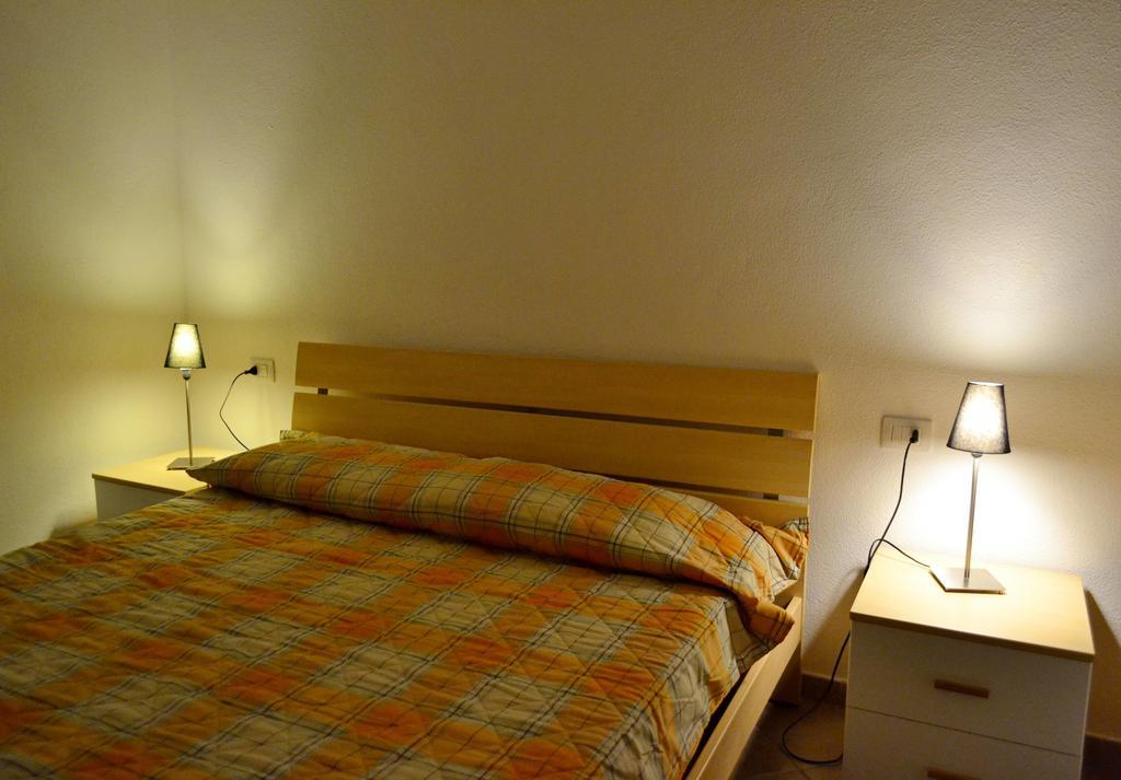 Gf Apartments La Vigna Badesi Kamer foto
