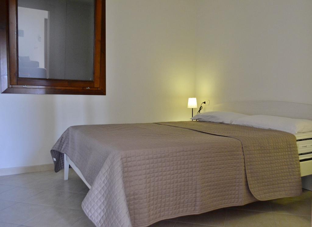 Gf Apartments La Vigna Badesi Kamer foto